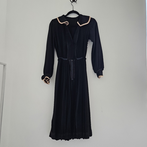 Albert Nipon Vintage Black With Cream Pleated Skirt Long Ruffled Sleeve Dress - Picture 9 of 15